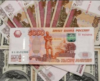 دلار در برابر روبل به پایین‌ترین سطح 2 سال اخیر رسید