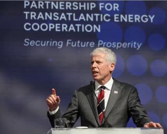 آمریکا خواستار تمرکز جهان بر تولید سوخت‌های فسیلی شد