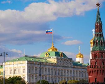 کرملین: کاهش واردات نفت روسیه از سوی هند موقتی است